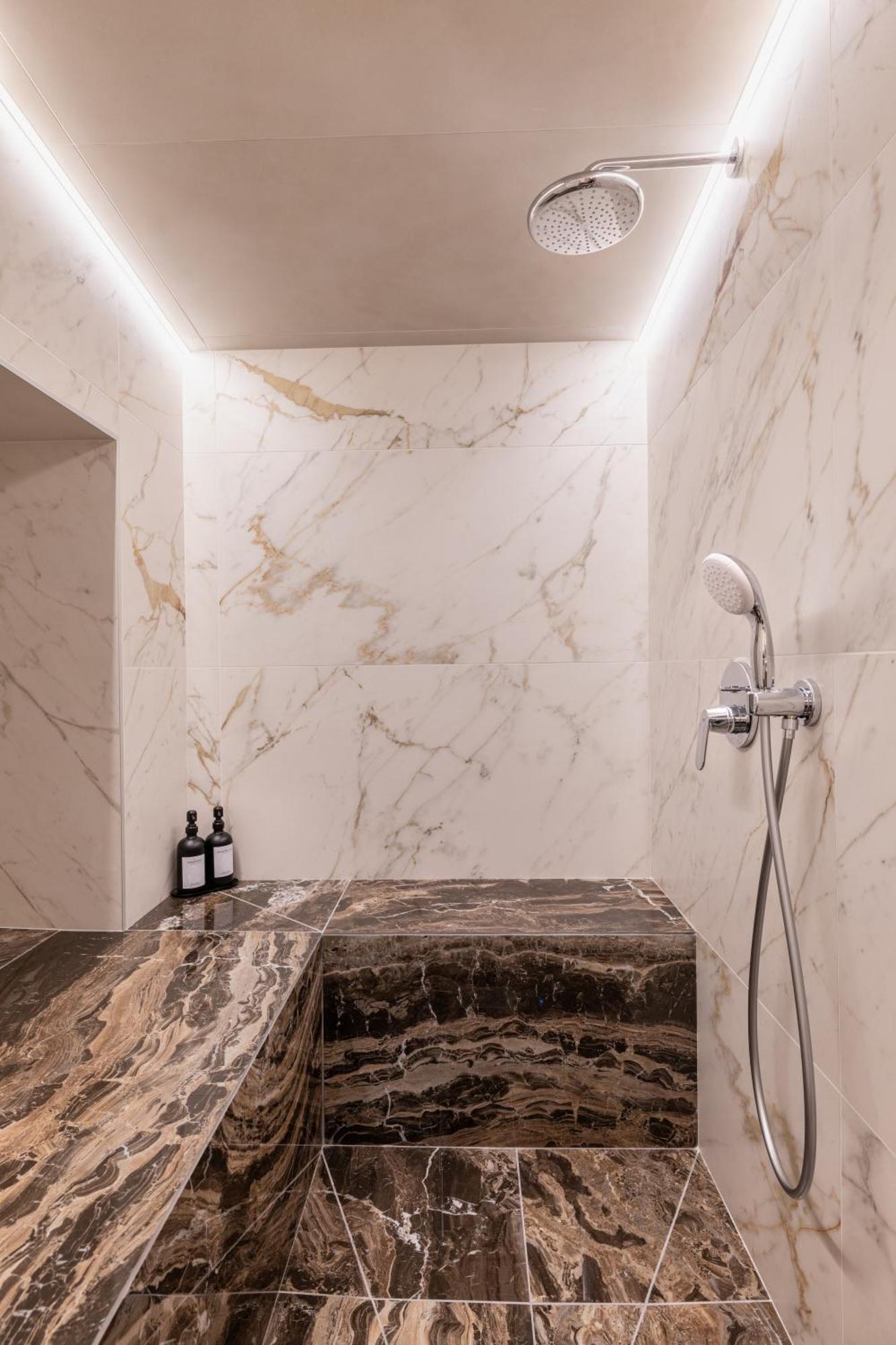 C0C00N Veritable Hammam A Partager A Deux Riom Extérieur photo